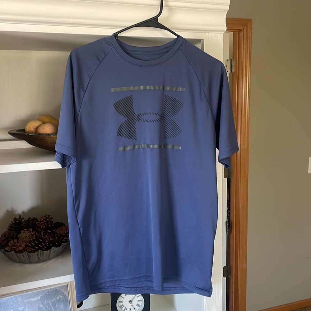 Under Armour T shirt